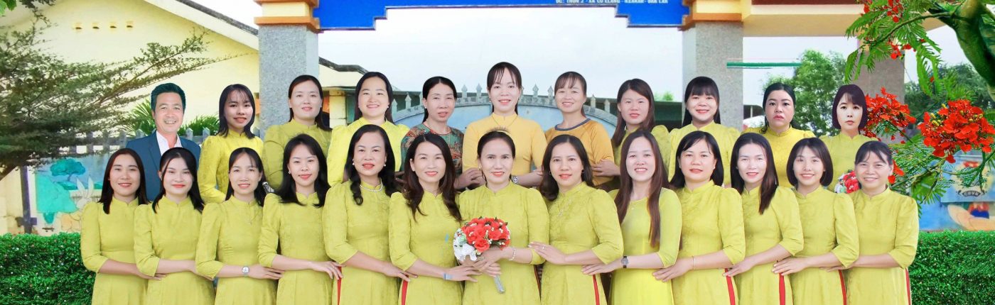 Tập thể CBGVNV nhà trường